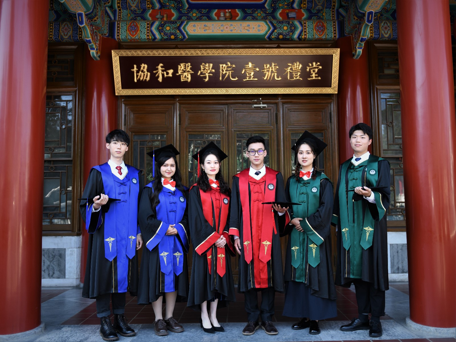 壹号礼堂合影.jpg
